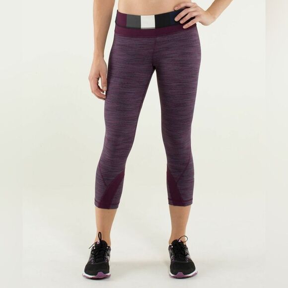 Lululemon Run Inspire Crop II Size 2 Plum Striped - Picture 1 of 4
